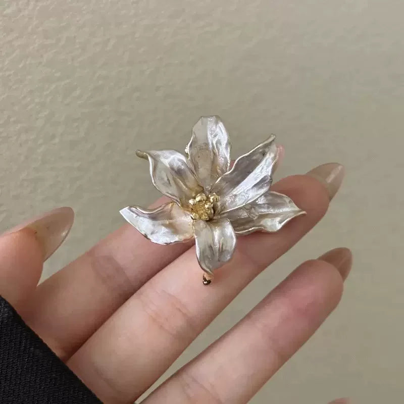 Contrasting Flower Ring - Iris Flower Ring [7IMWX5EA]