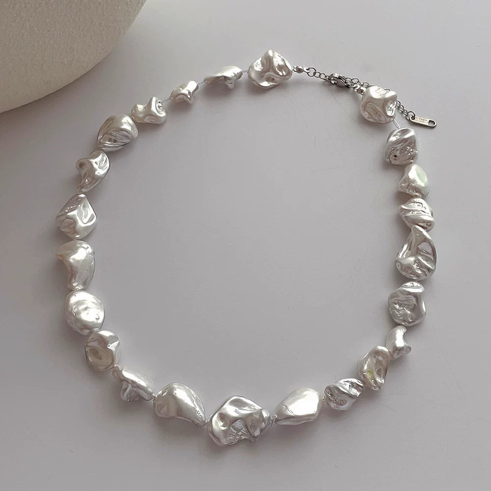 Irregular Shell Bead Necklace - White [G2MQ36B3]