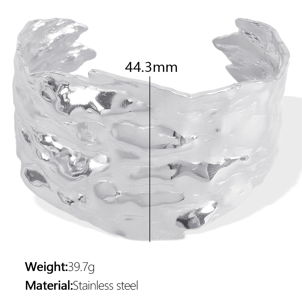 Ileana Sculpted Cuff Bracelet - Silver Floral Pattern Cuff [2JM7IN69]