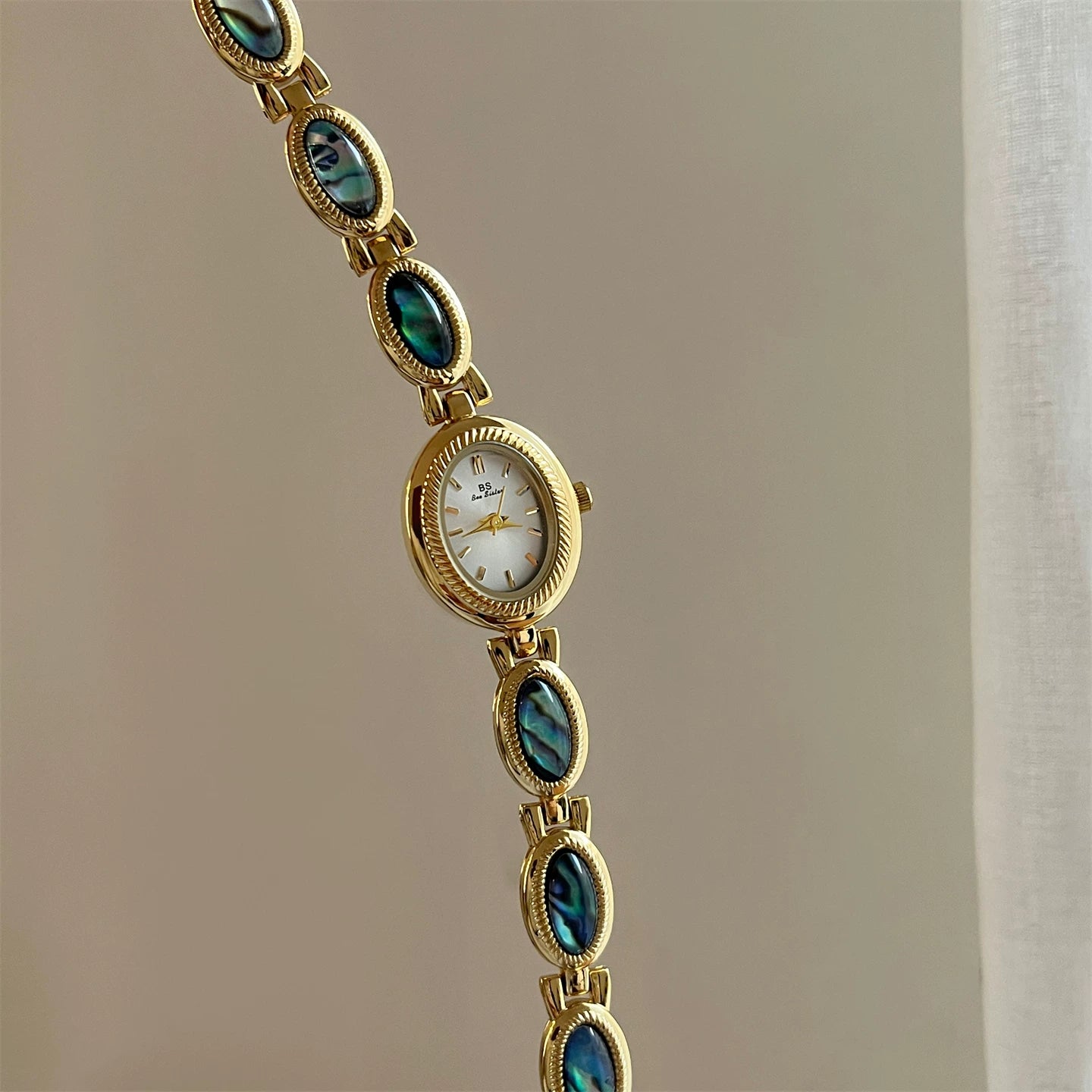 Abalone Shell Bracelet Watch - Iridescent Gold with White Dial [MPO05EFZ]