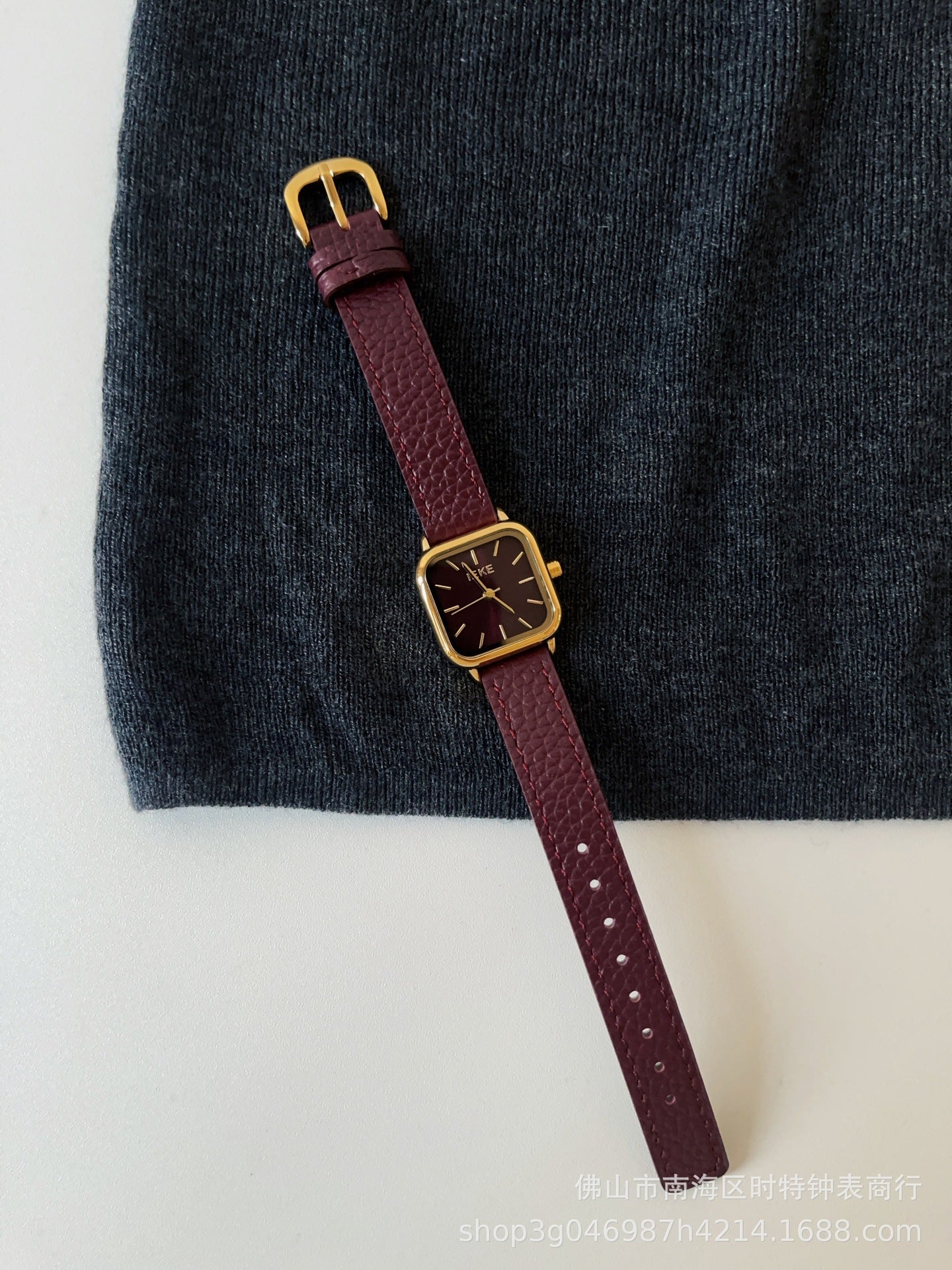 Zhamira Retro Red Watch - Leather Strap (Style 073) [U4VKF7MU]
