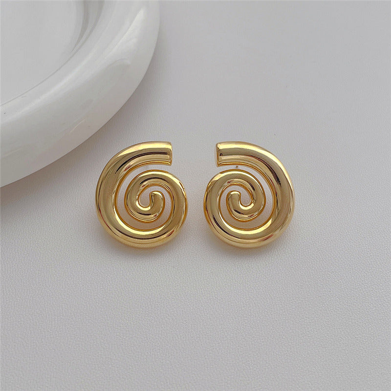 Meadow Asymmetrical Conch Earrings - Gold [Z9CQ6TRR]
