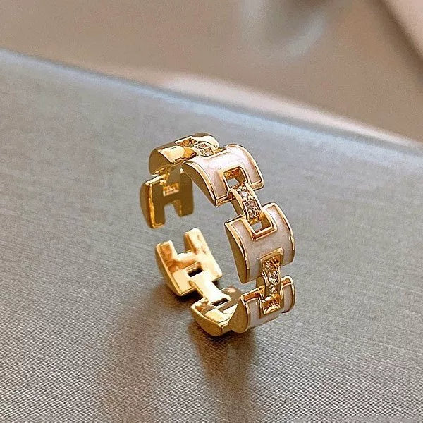 Open Band Ring with H Detail - Adjustable Open Gold [7MC6ASJJ]