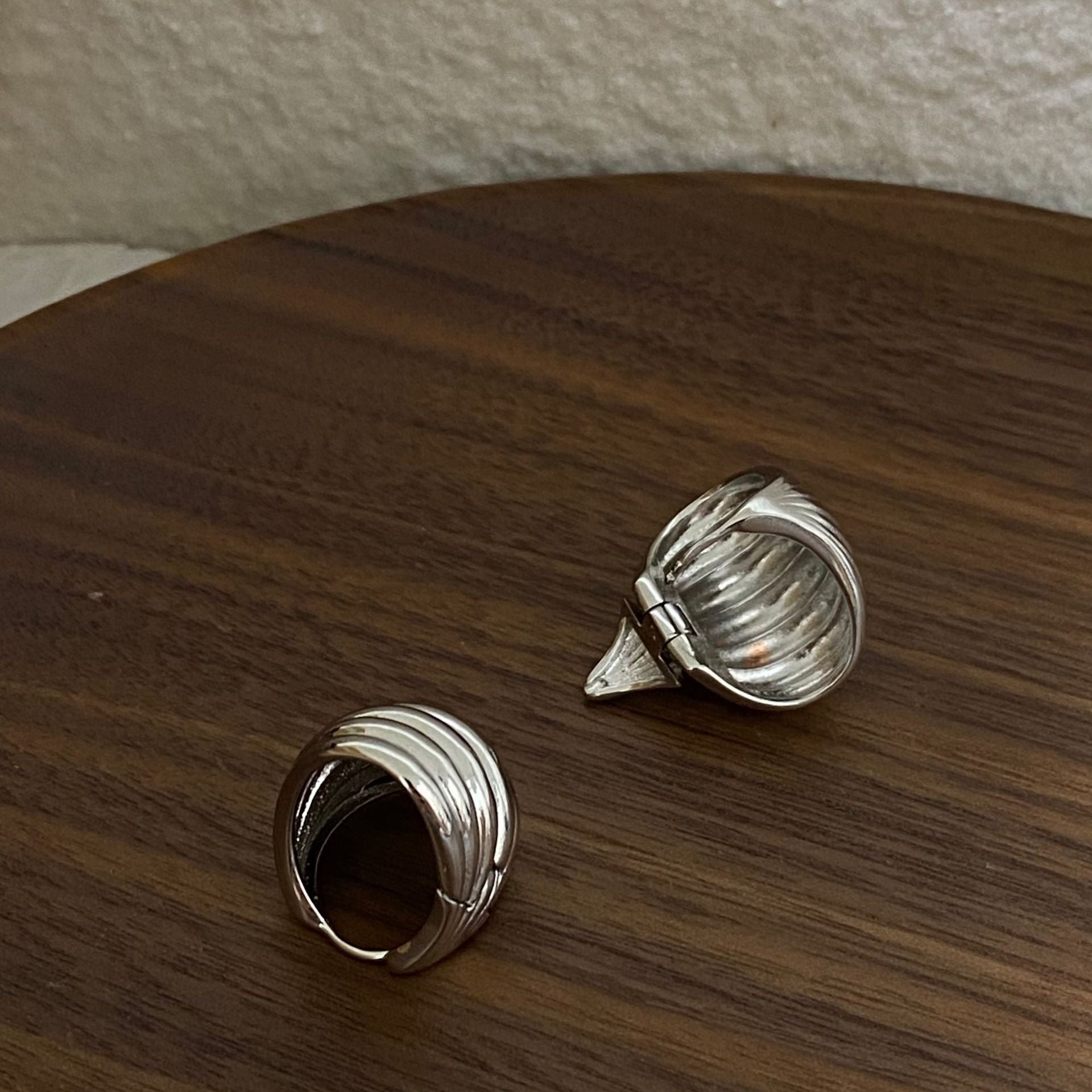 Audree Textured Shell Hoops - Silver [SS9982NV]