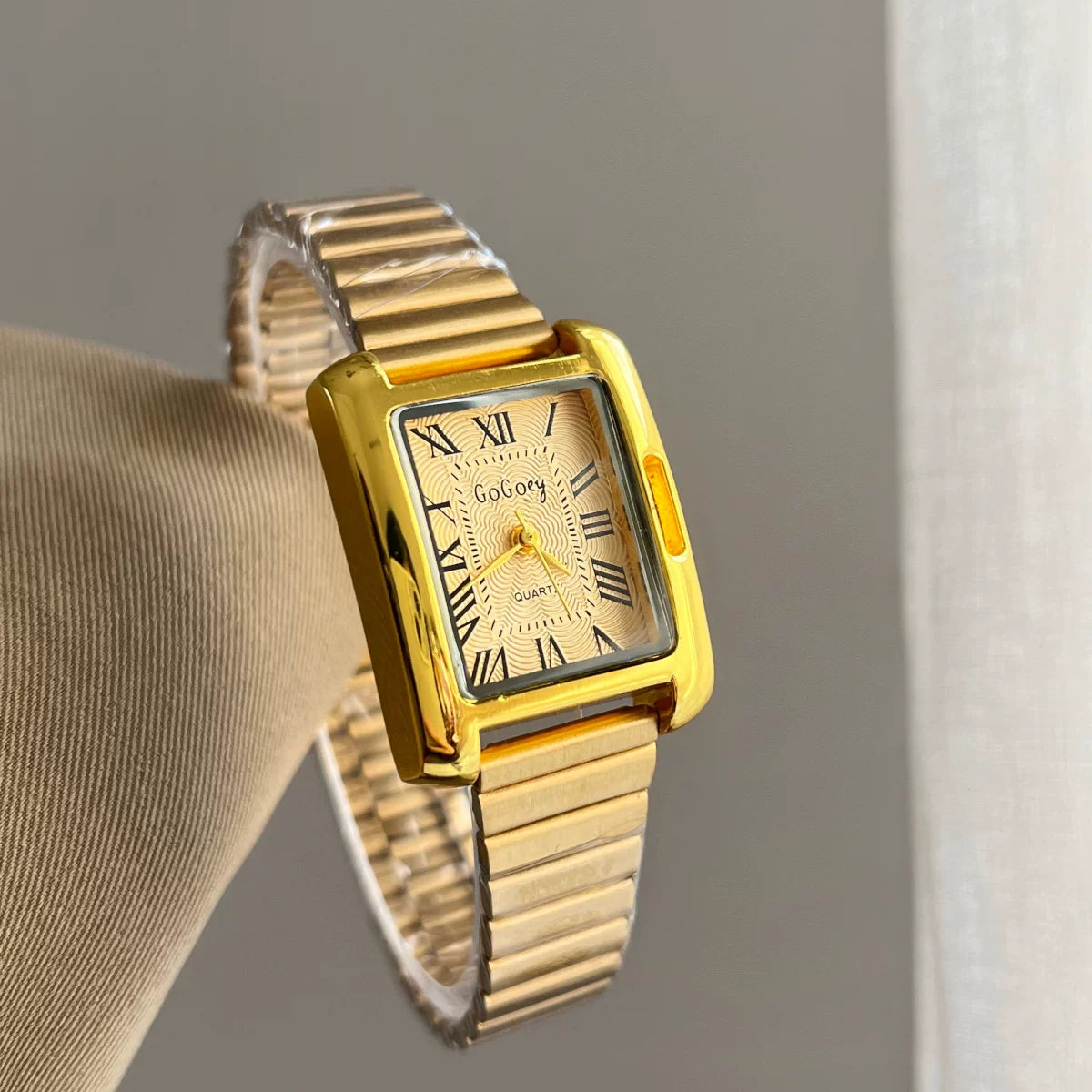 Vintage Square Roman Dial Watch - Gold Band, Gold Dial [OE7H680S]