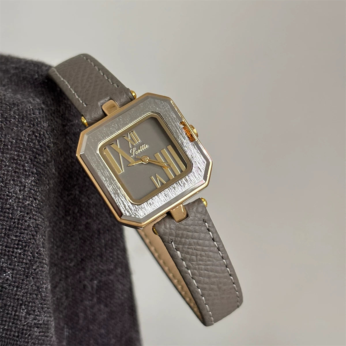 Vintage Square Dial Steel Watch - Gray (Leather Strap) [0H0TH4SJ]