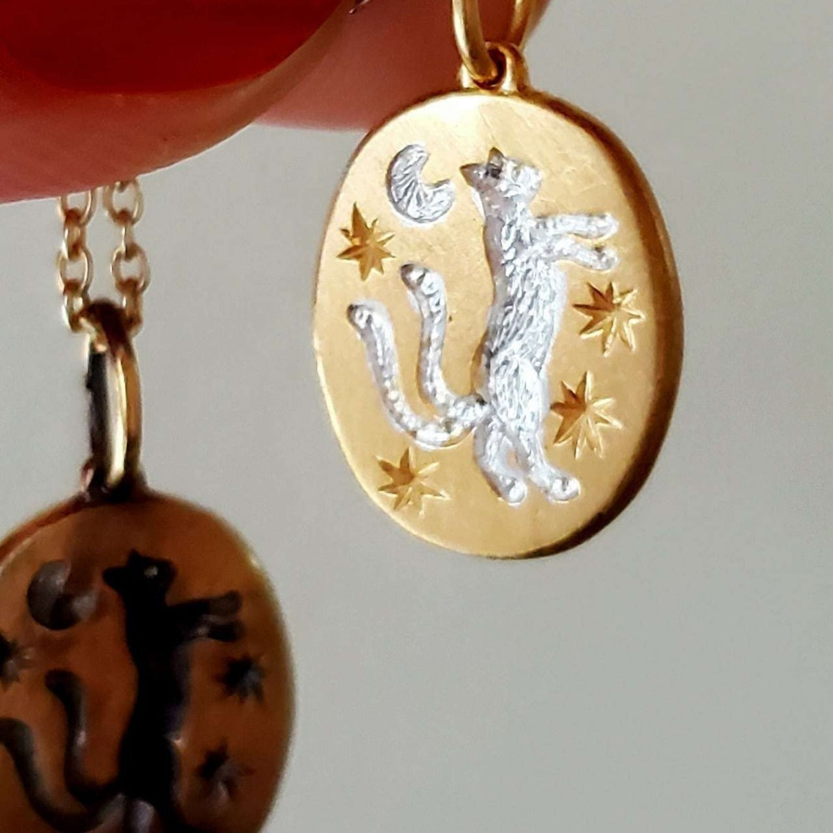 Rabbit Element Pendant Necklace - White Enamel Cat + Steel Chain [9OS45Y0J]