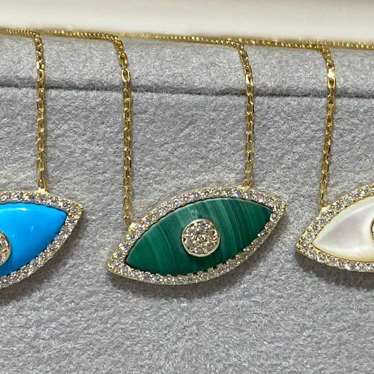 Rylee Evil Eye Pendant Necklace - Green Shell [TNBX6K37]