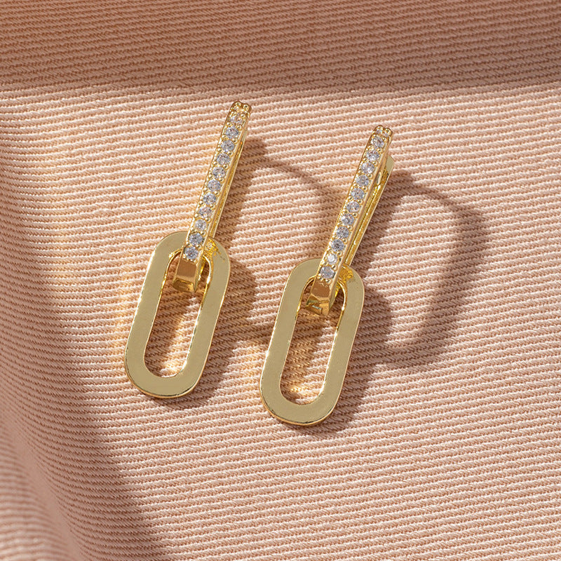 Nirvi Geometric Twist Ear Cuff - Gold Twist Ear Buckle [A8BUGKEV]