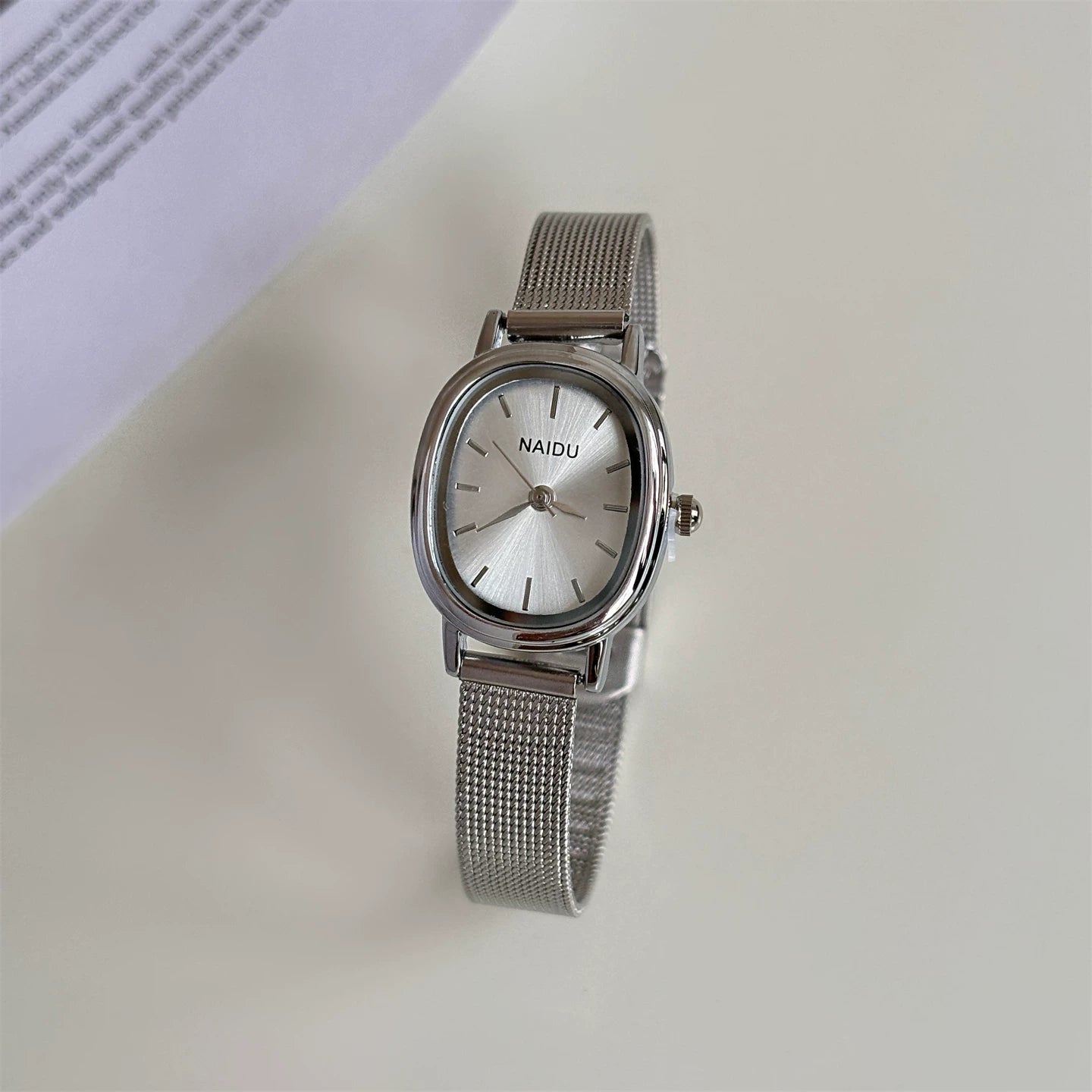 Oval Vintage Leather Strap Watch - Silver Strap White Face (Oval Wire Mesh) [HXOSD12J]
