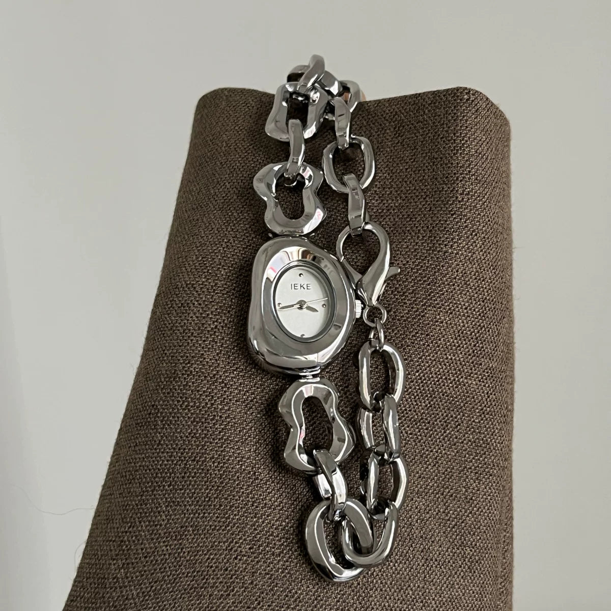 Irregular Hollow Bracelet Watch - Silver Band with White Dial [INJ7C5ZY]
