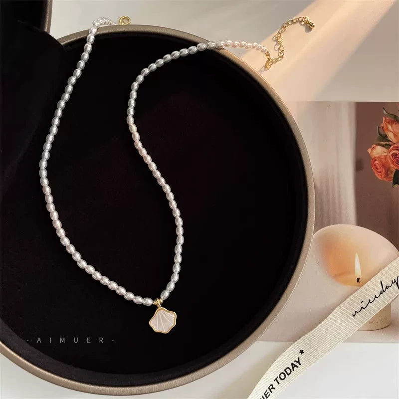 Mother-of-Pearl Pendant Choker Necklace - Mother-of-Pearl Pendant Necklace [TNGRITQE]