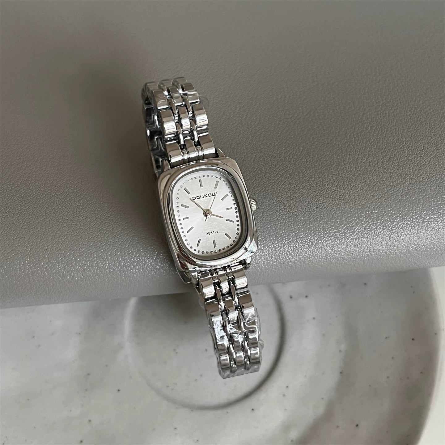 Daisy Dial Bracelet Watch - Silver Strap White Dial Small Square [D7KETZOH]