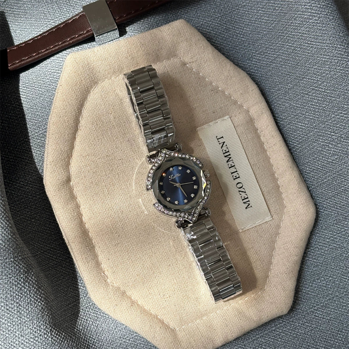 Faceted Glass Dial Watch - Silver Band Blue Dial (Steel Strap) [JPN5ZZX6]