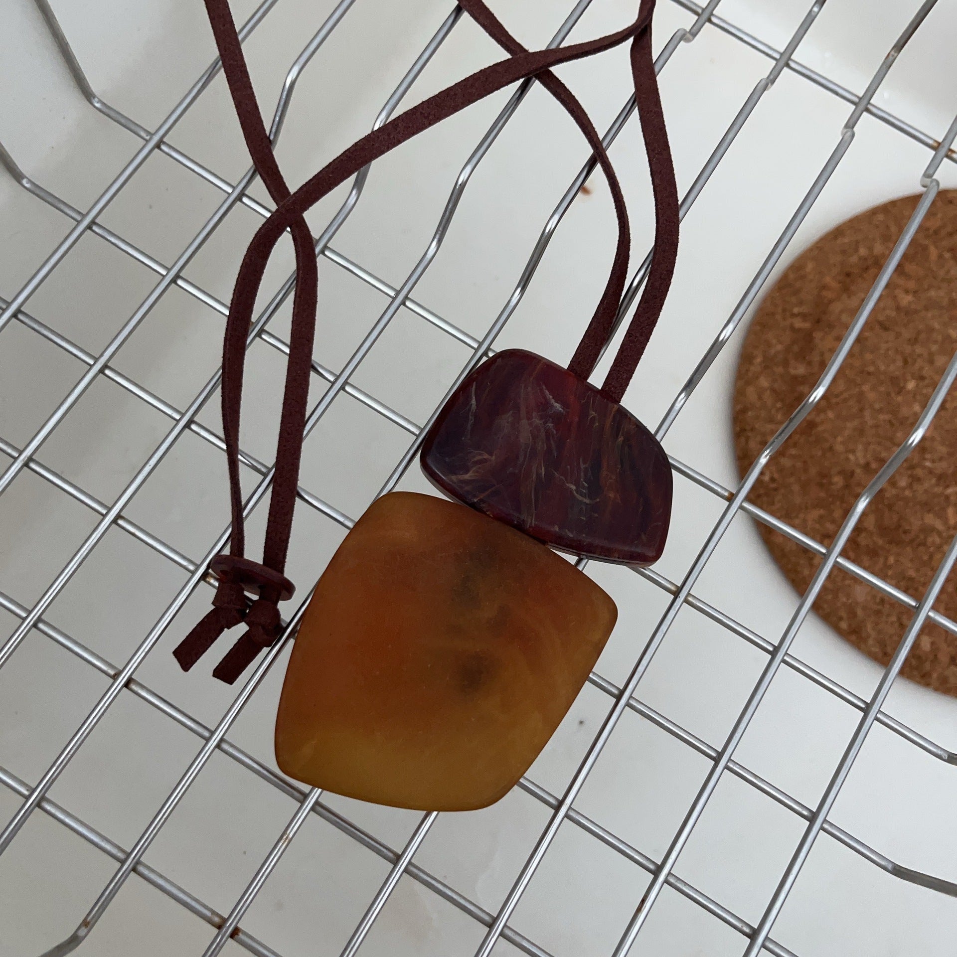 Remmi Abstract Resin Necklace - Rendered Brown Large Thick Necklace [KPB64ELV]