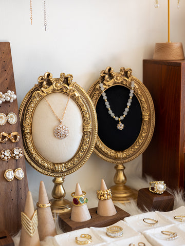 Francheska Vintage Jewelry Display Stand