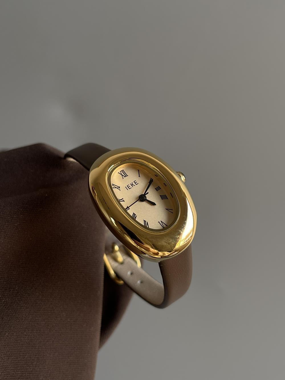 Anorah Diamond Oval Bracelet Watch - IEKE723 Dove Egg / Coffee Band Gold Frame Gold Dial [F9Q1S23W]