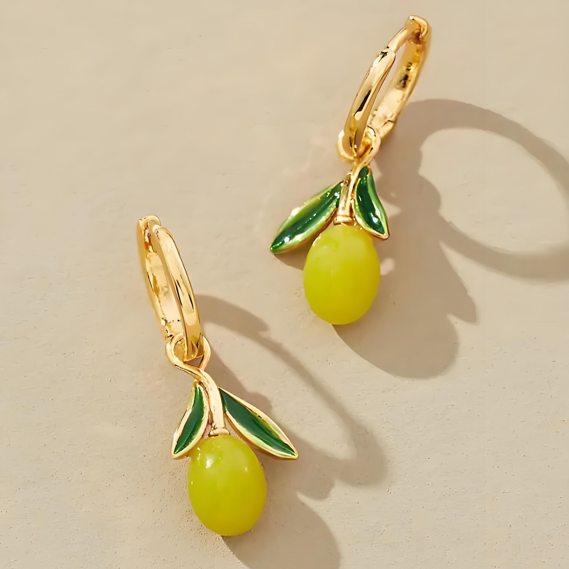 Elleanor Playful Fruit Charm Earrings - Snow Pear Charm Earrings [N5LS19I3]