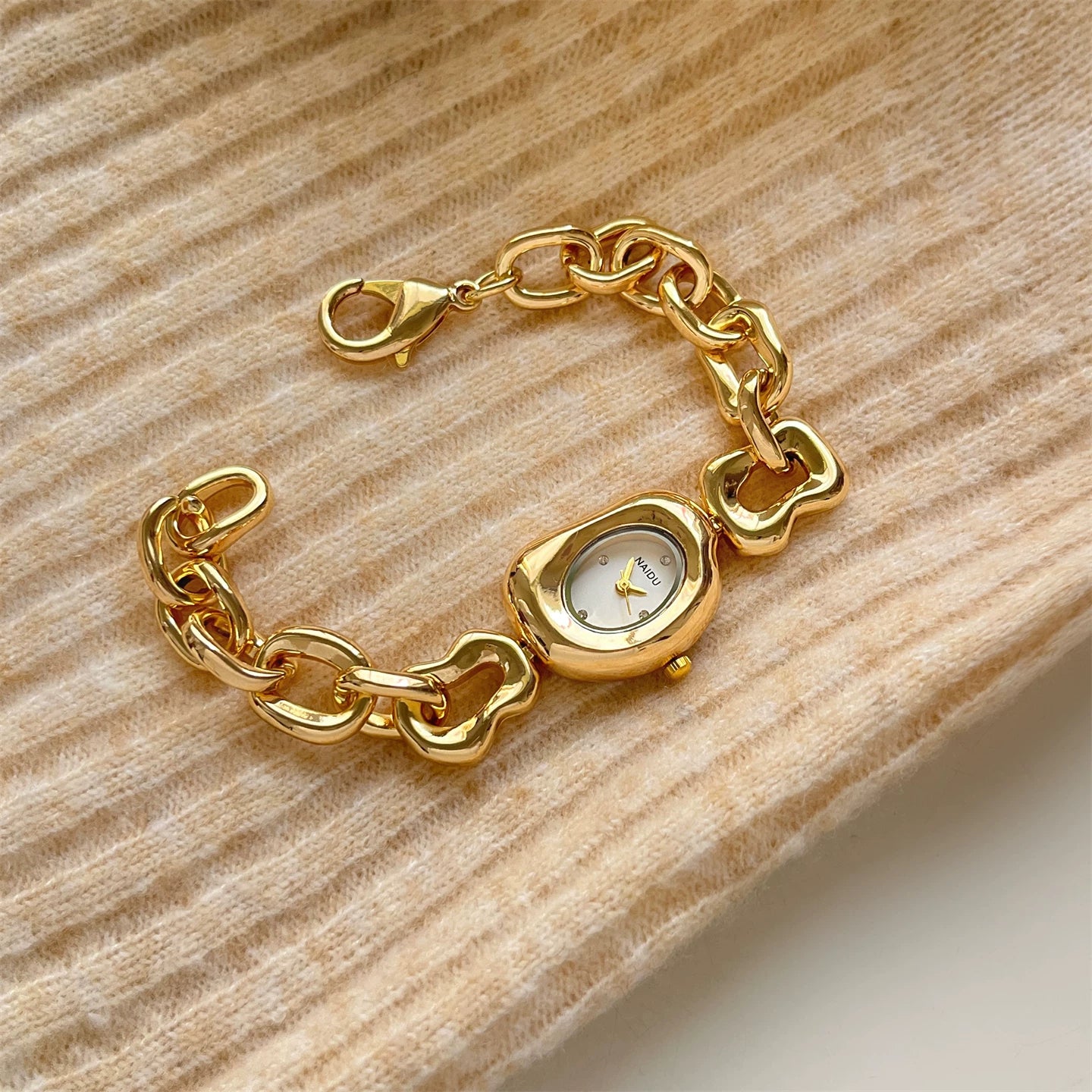 Irregular Chain Link Bracelet Watch - Gold Band with White Dial [FYUDXL3T]