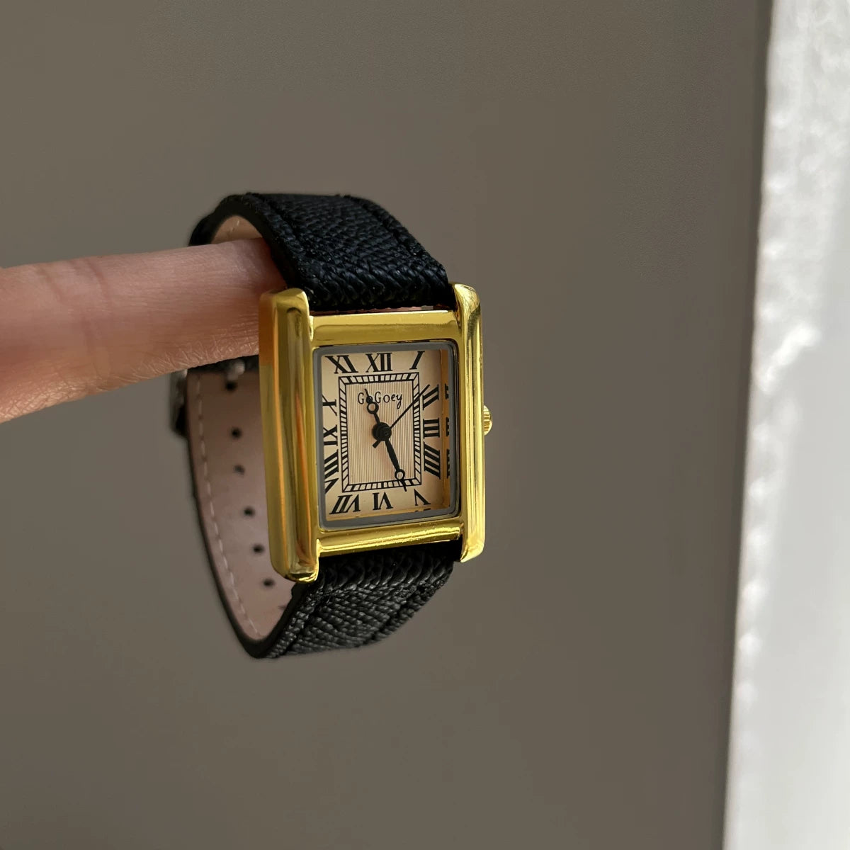 Vintage Square Leather Watch - Black Strap Gold Face [Q1AB5R9Q]