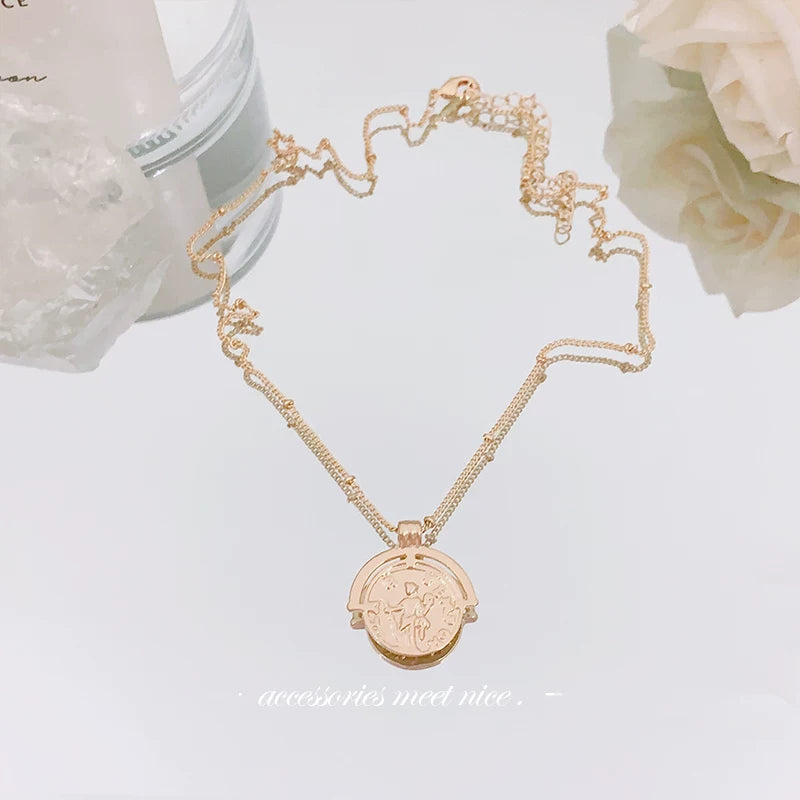 Gold Portrait Pendant Necklace - Gold Round Portrait Necklace [EGIQQ3HS]