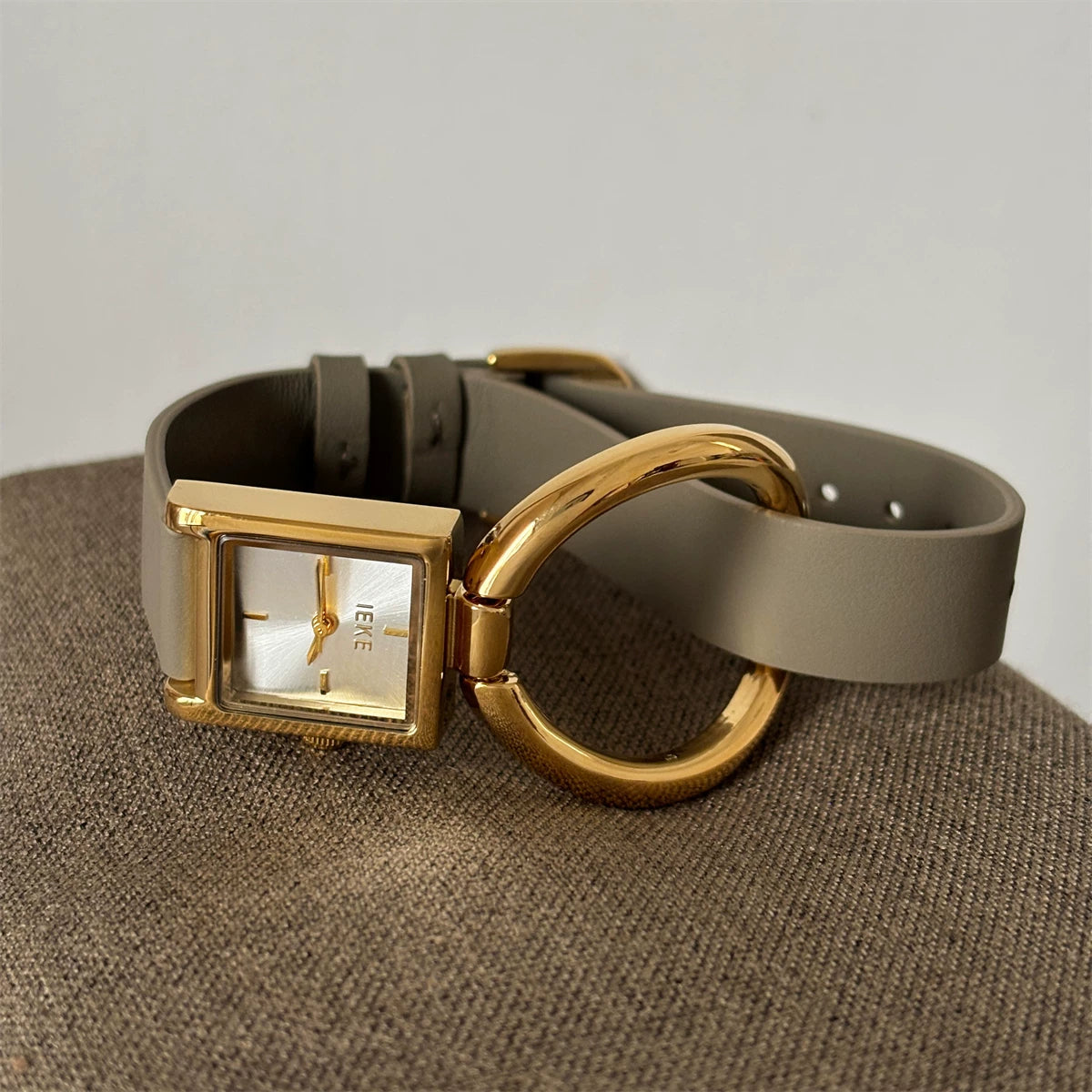 Vintage Square Dial Mesh Watch - Leather Band / Grey with Gold Case & White Dial [RNELK206]