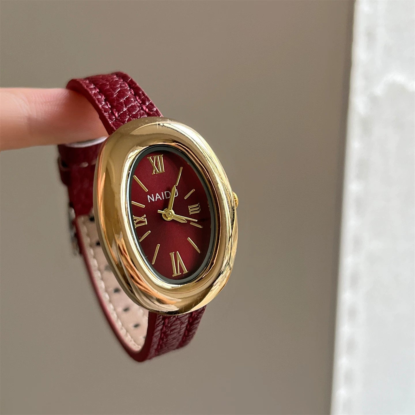 Vintage Inspired Bangle Watch - Ancora Red Leather / Roman Numerals [6BMV6U7E]