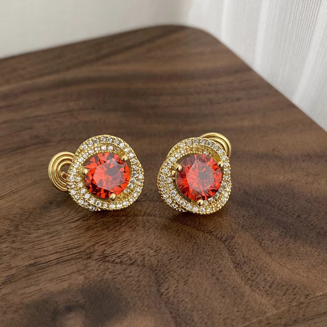 Jolynn Hollow Garnet Zircon Earrings - Green Stud Earrings [MWMJ9VO2]