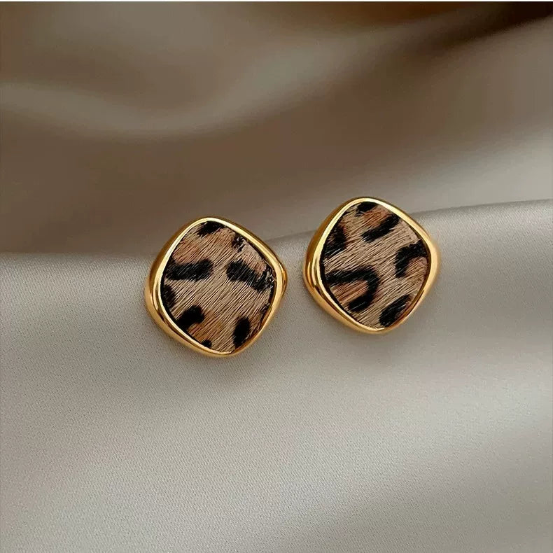 Leopard Print Stud Earrings - Geometric Leopard Print Stud Earrings [LVDAUEO1]