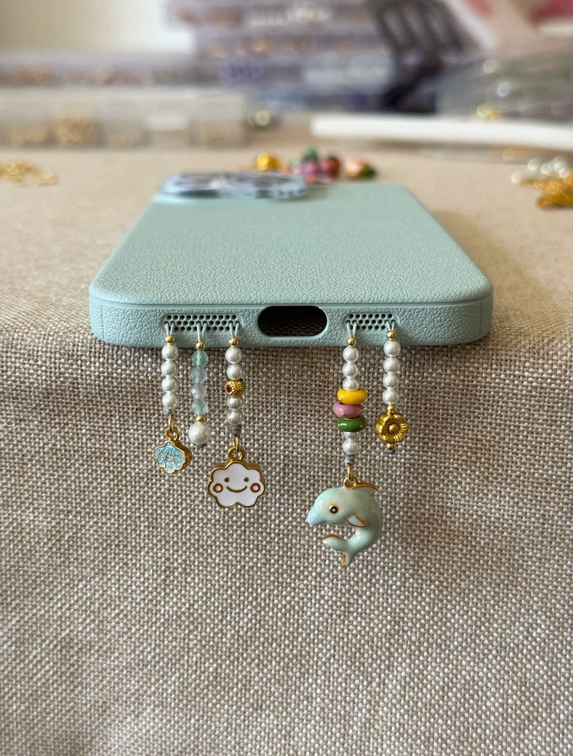 Beaded Dolphin Phone Charm - Cloud Dolphin [KDCTRBTW]