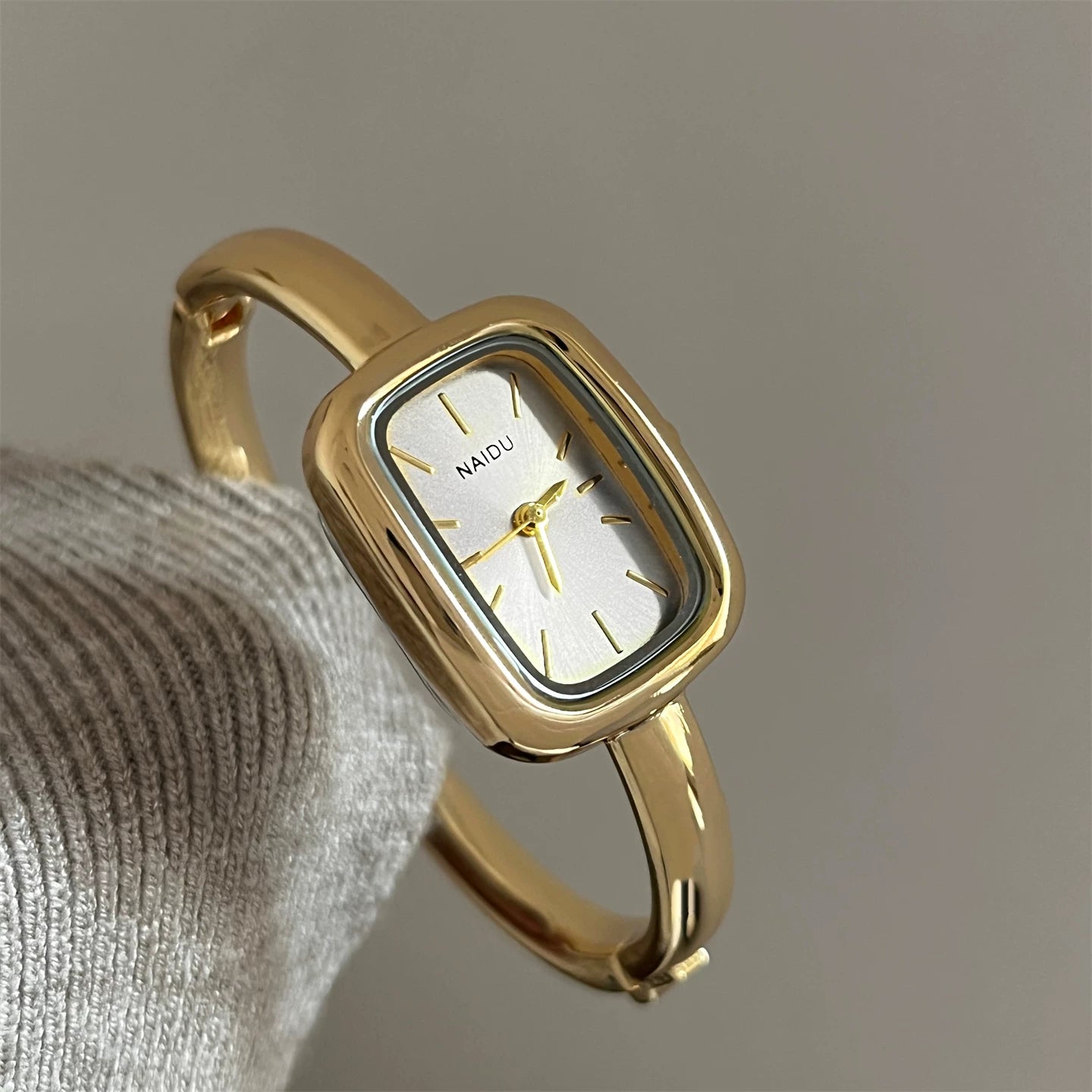 Elegant Bracelet Watch - Gold Band with White Face [838G5QMZ]