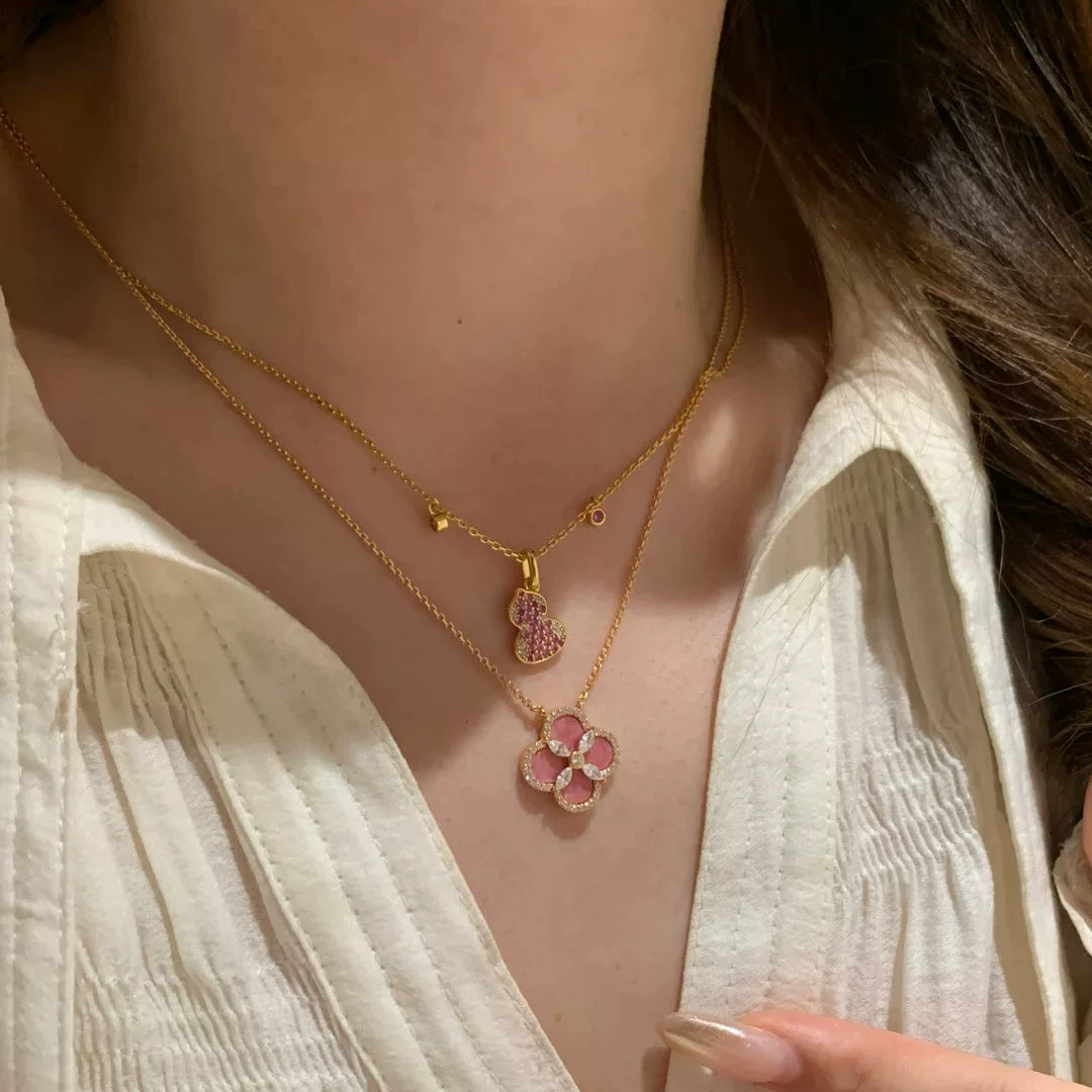 Pink Clover Pendant Necklace - Double-Sided Rose Pink Necklace (approx. 40+5cm) [69IT8CCE]