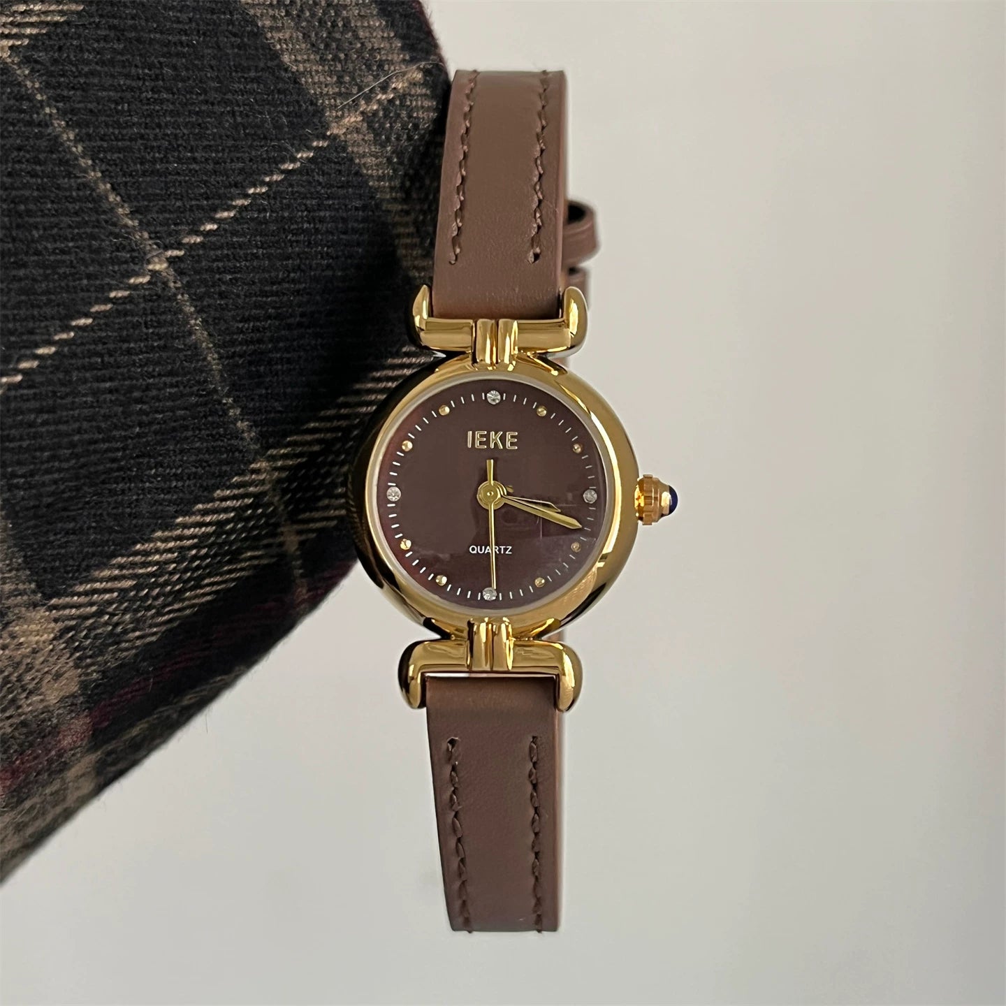 Minimal Round Dial Leather Watch - Light Coffee Strap Gold Frame Coffee Dial (Smooth) [30D850C1]