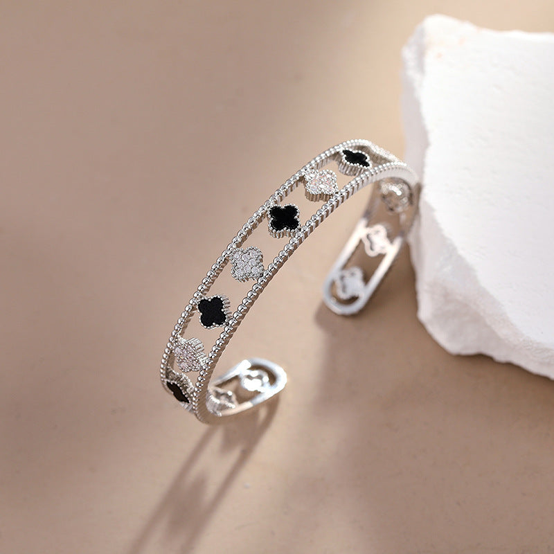 Arianny Sparkling Clover Bracelet - Platinum & Black [QYRLQEAC]