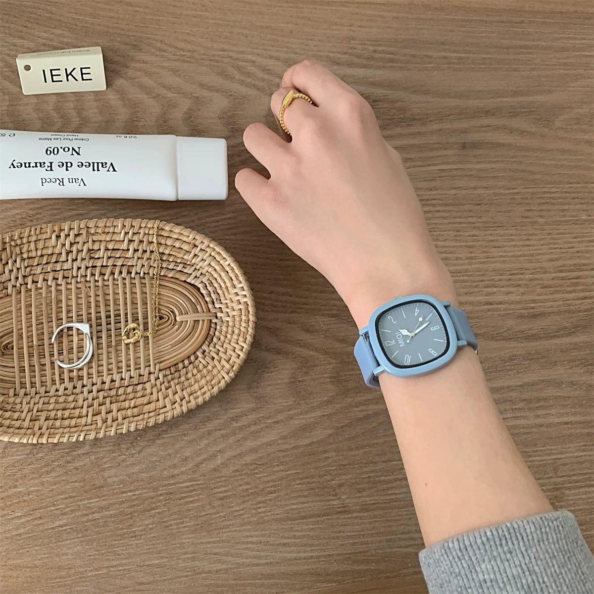 Minimalist Square Dial Faux Leather Watch - Grey Blue (MIQI Silicone Strap Square Even Numbers) [3WJ0DC59]