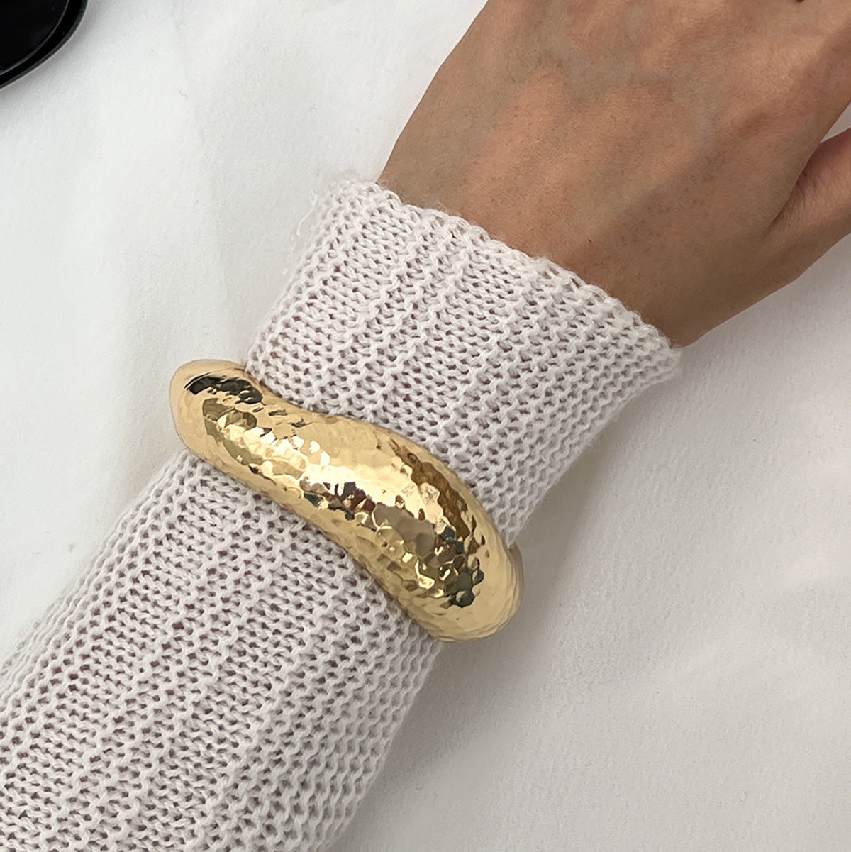 Alexie Textured Cuff Bracelet - Gold (2823) [DNU0F3F7]