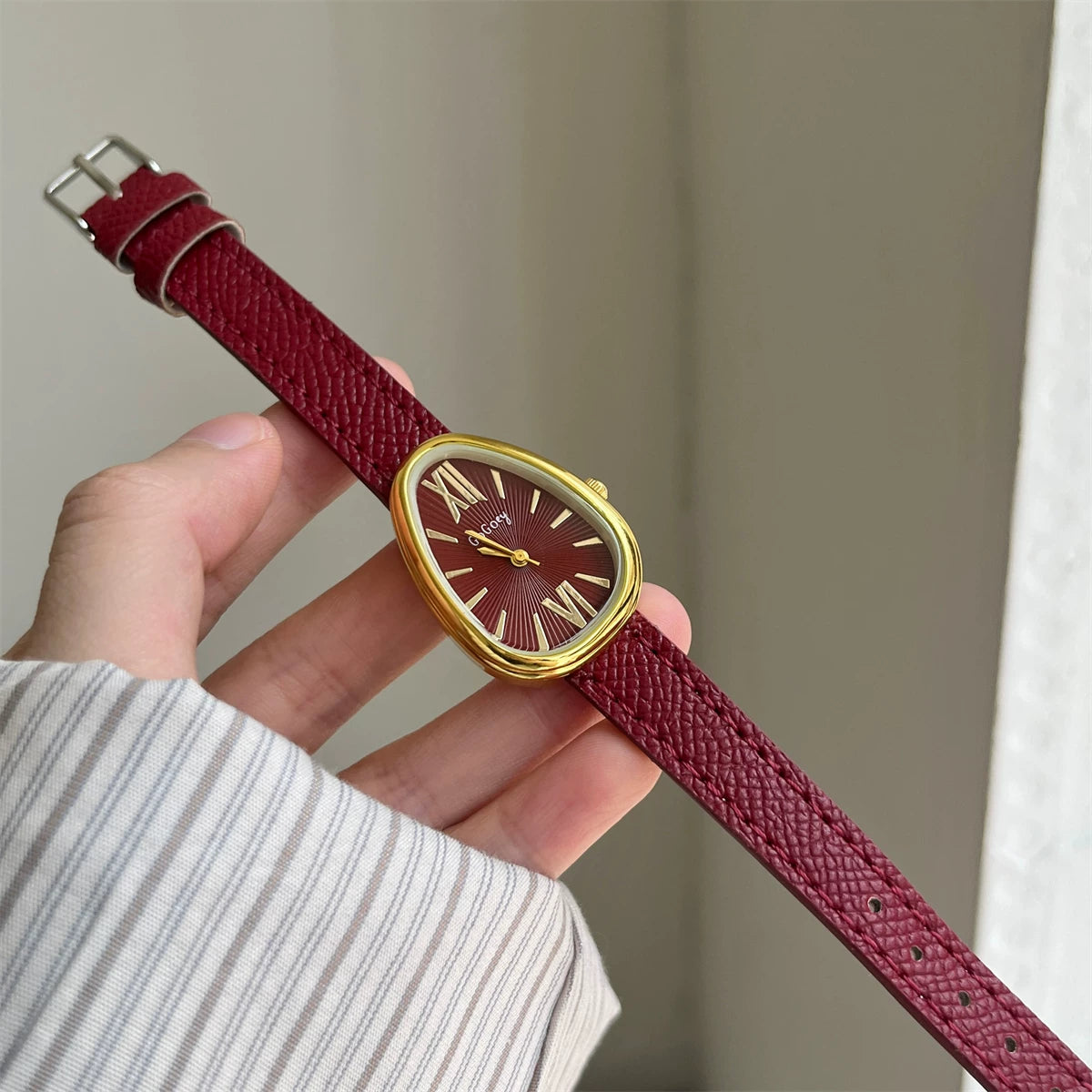 Vintage Snake Head Shaped Watch - Ancora Red (Leather Strap) [VEDUMJJR]