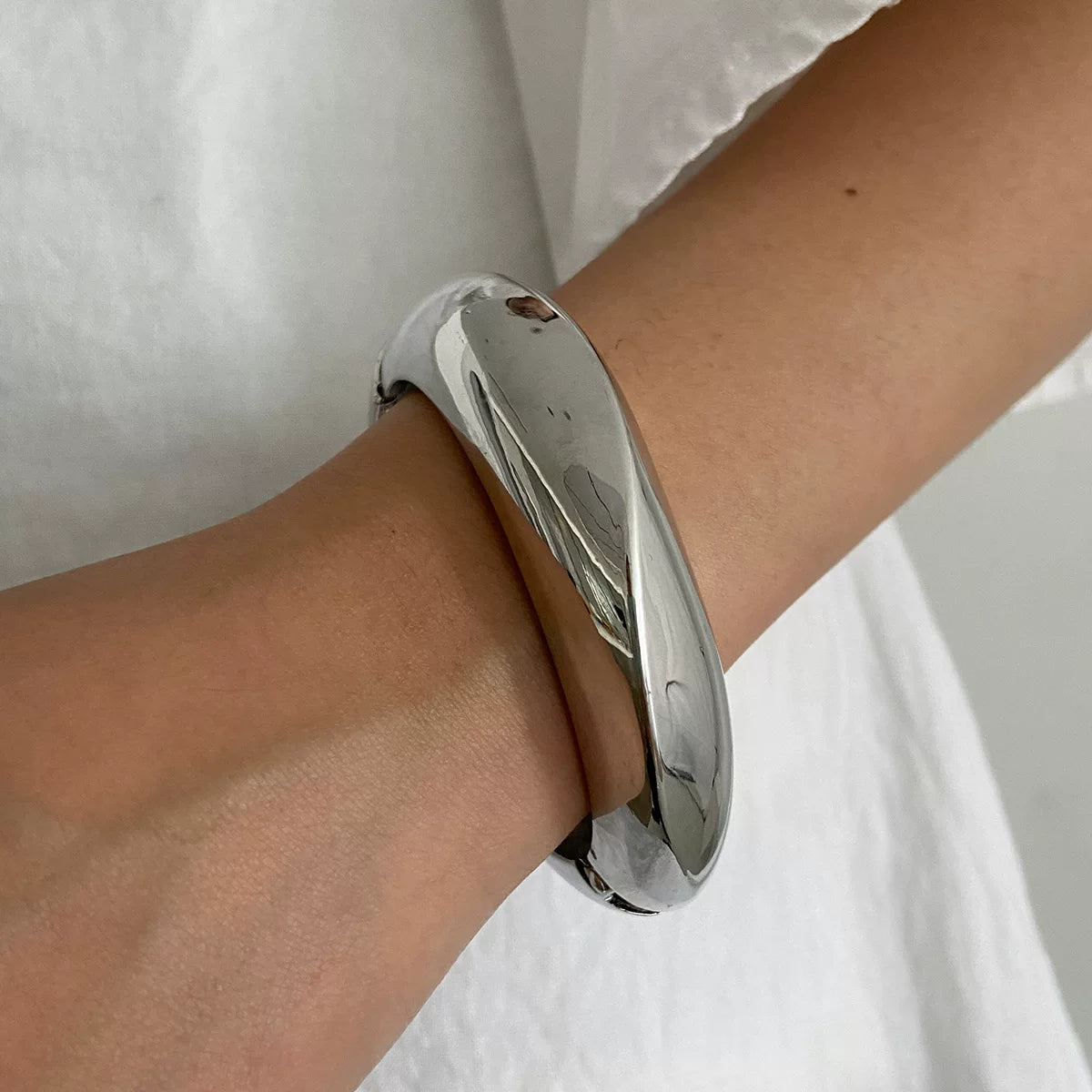 Irregular Resin Bangle Bracelet - Silver [X9ZL1H5Y]