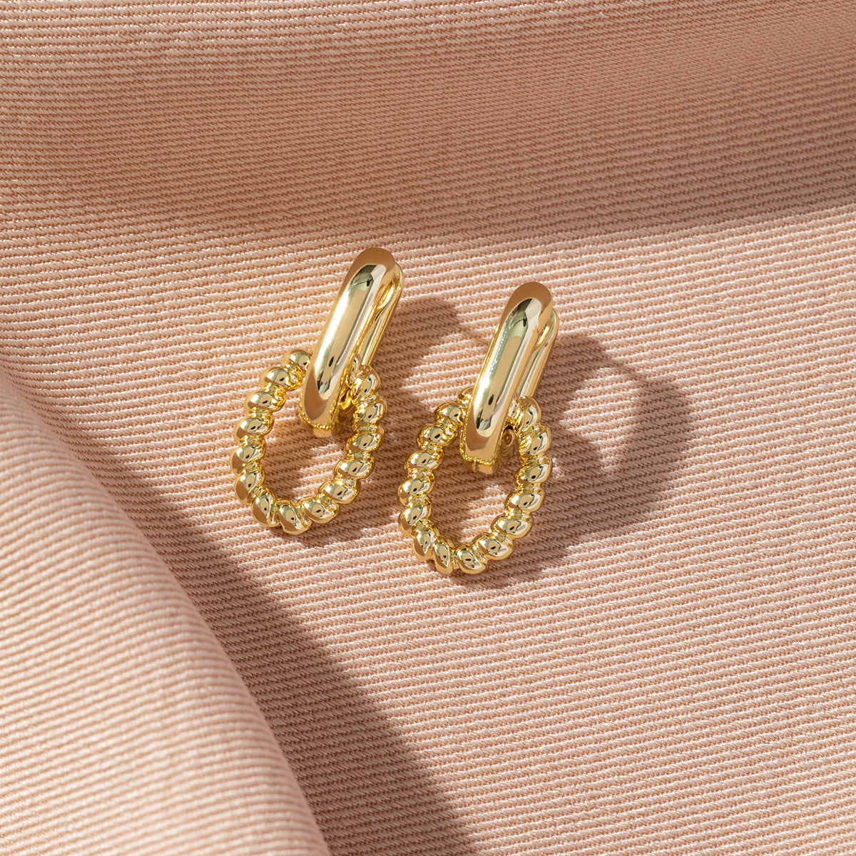 Nirvi Geometric Twist Ear Cuff - Gold Double-Layer Ear Cuff [ILI6E2LQ]