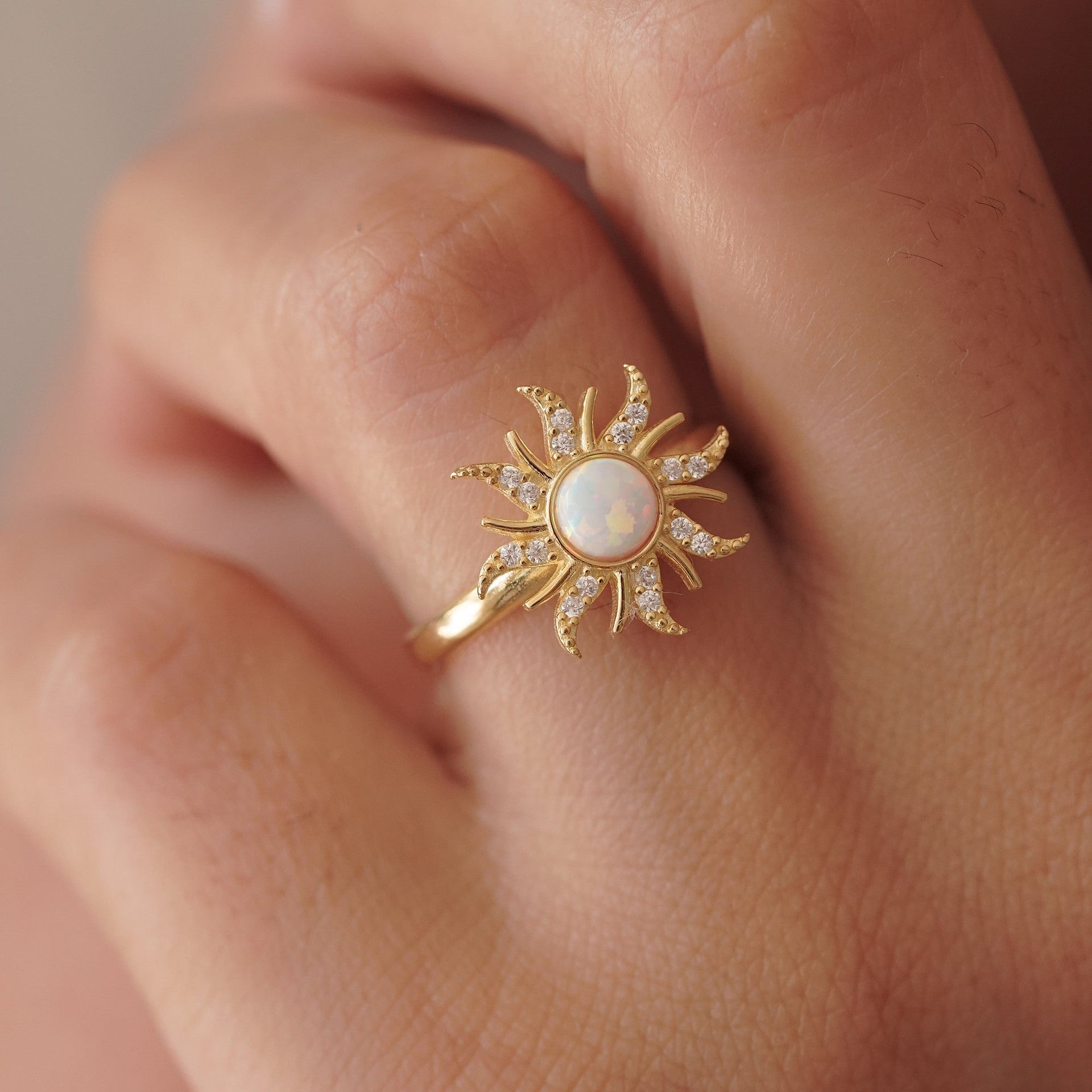 Aariyah Opal Zirconia Pendant Necklace - White Opal Ring (Gold) [L399HUKL]