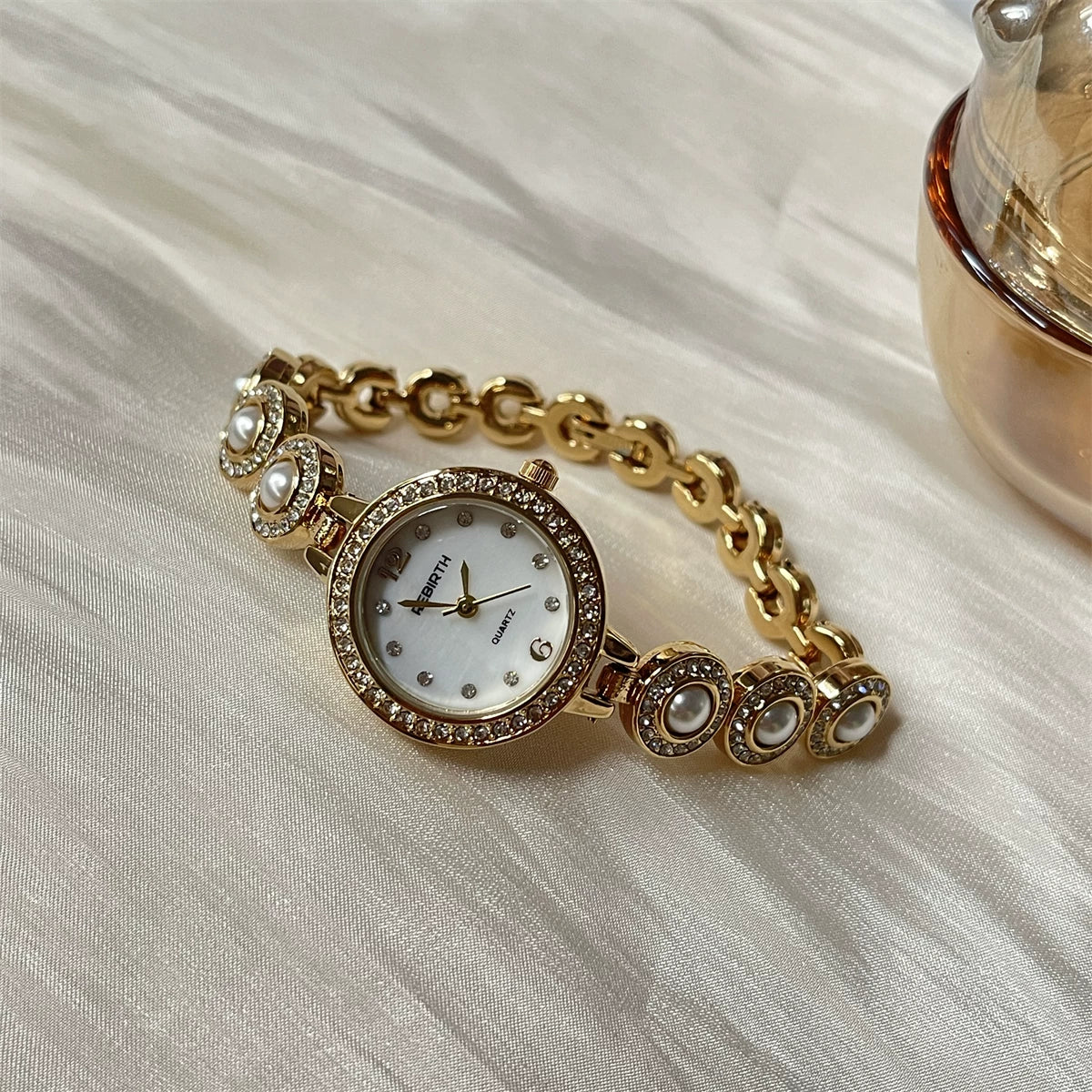 Pearl Bracelet Watch - Gold (Large Pearls) [9XSJNLJ8]