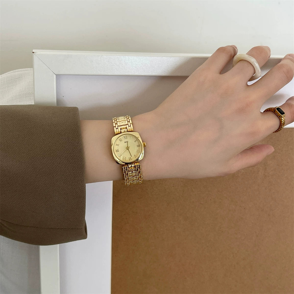 Vintage Square Dial Bracelet Watch - Gold Band with Gold Dial [QRI5WL08]