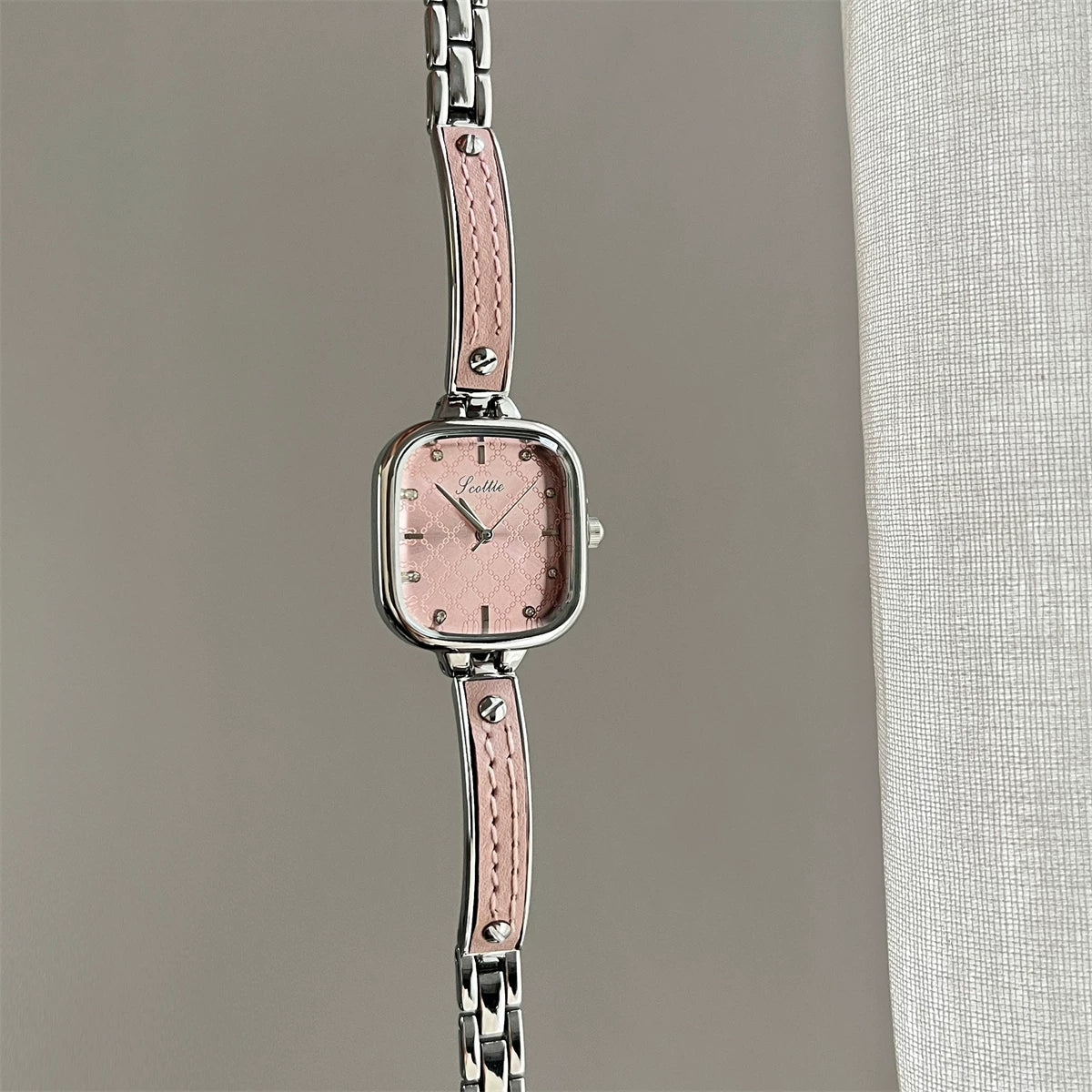 Square Half-Bangle Chain Watch - Silver Chain Pink [XDNY2SD9]