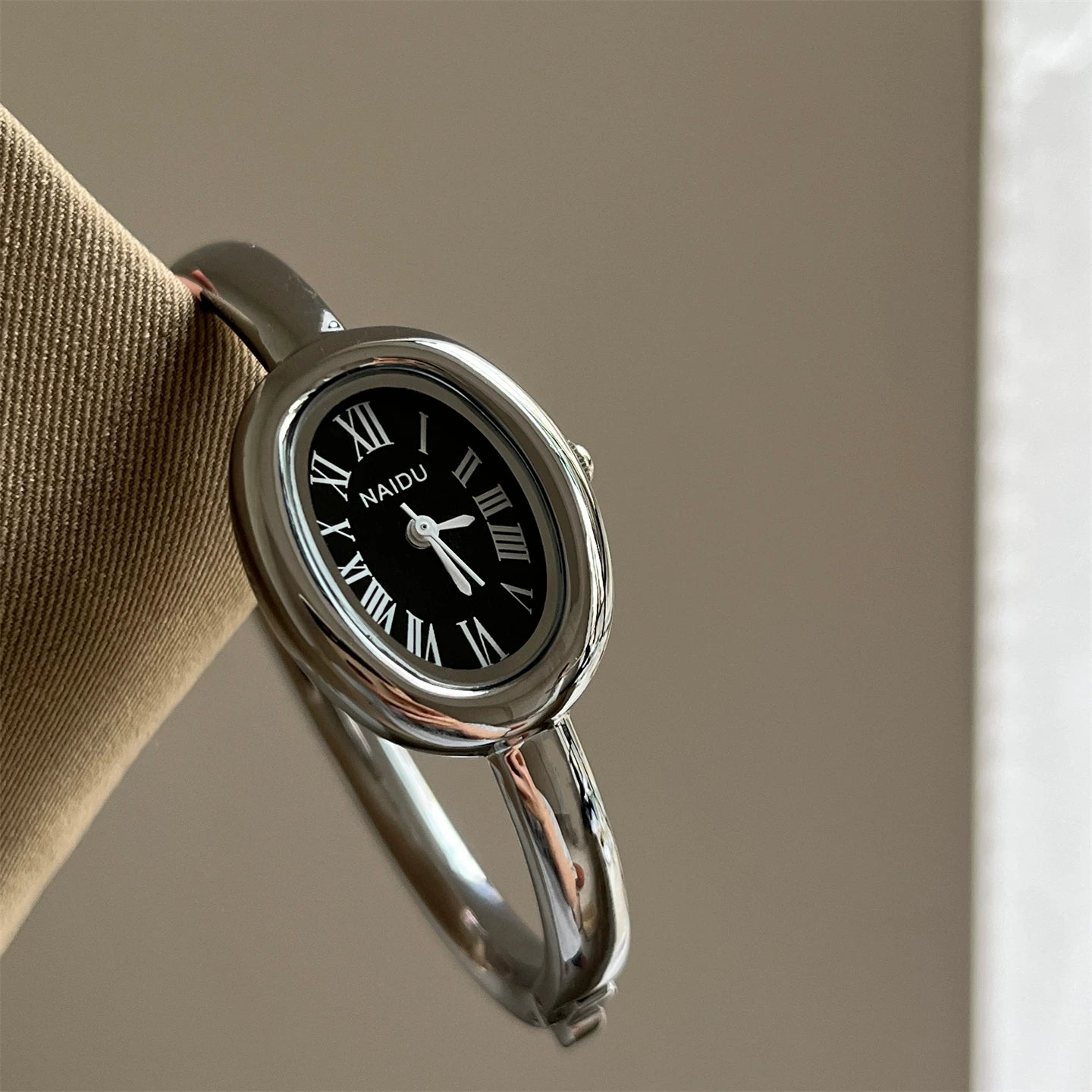 Vintage Inspired Bangle Watch - Silver Bangle / Black Dial [3SM93OB0]