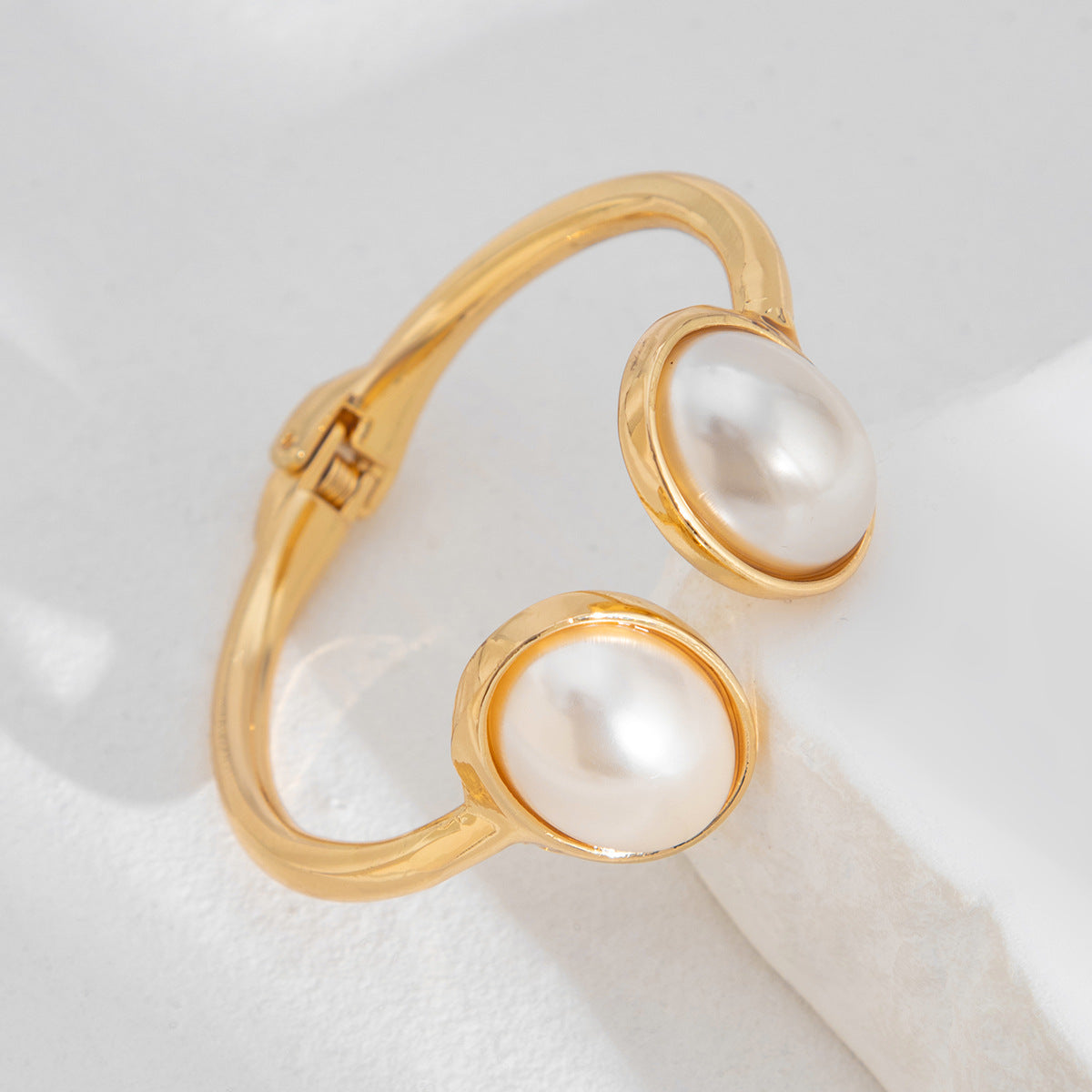 Mali Pearl Accented Cuffs - Bracelet Gold [YMK82XTF]