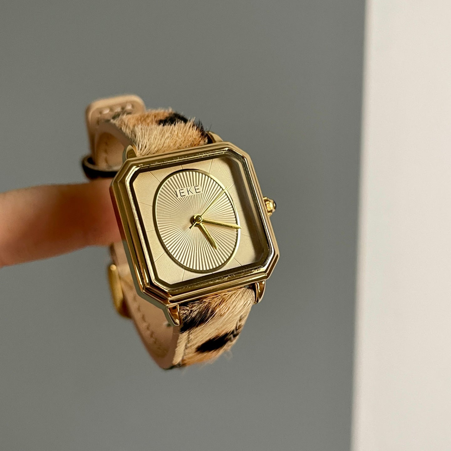 Avalina Snake Head Leopard Watch - IEKE88213 Large Square One Circle / Leopard Print Leather Band [6HS8F80D]