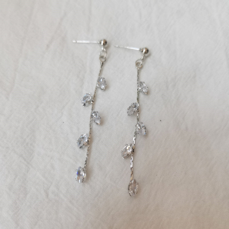 Jaylanie Zircon Leaf Dangle Earrings - Silver [9WJ4U2J8]