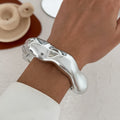 Avarie Liquid Glow Cuff - Style 03 Silver Tone [RA4CUB3K]