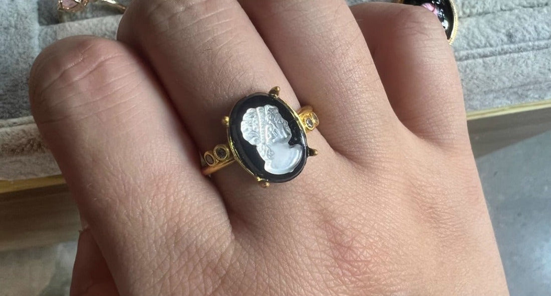 Isabella Black Cameo Vintage Ring