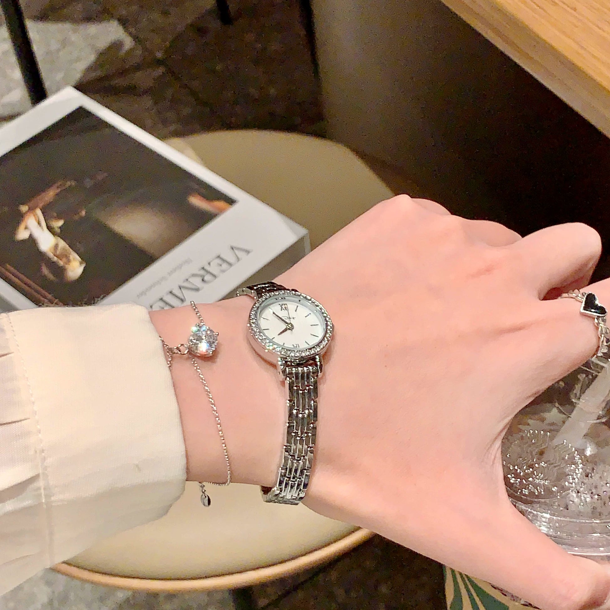 Pearl Bracelet Watch - Style 21 Round Small Diamonds / White Dial [37LSX4J2]
